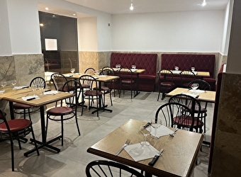 Aux Petits Plaisirs - LA MACHINE